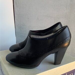 Indigo By Clark’s Black Dressy Leather High Heeled Shoes or Low Boots Size 9.5 M